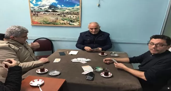 Kağıthane polisinden yasağı delen kıraathanelere baskın