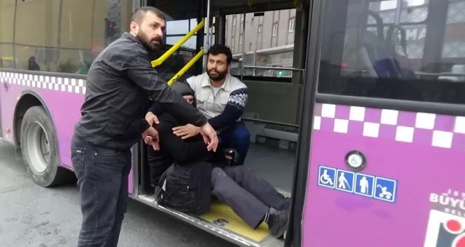 (Özel) Kırmızı ışıkta geçen taksi faciaya neden olacaktı
