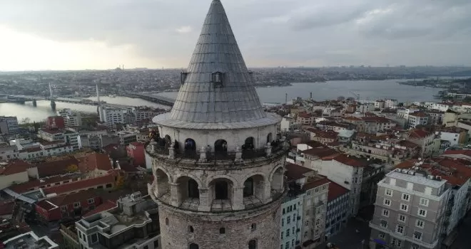  Kısıtlamada İstanbul’u Galata Kulesi’nden izlediler