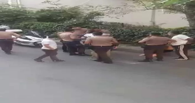 (özel) Küçükçekmece’de evden çıkan hırsızları bekçiler yakaladı
