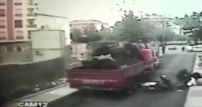 Maltepe’de kuryelerin feci kazası kamerada