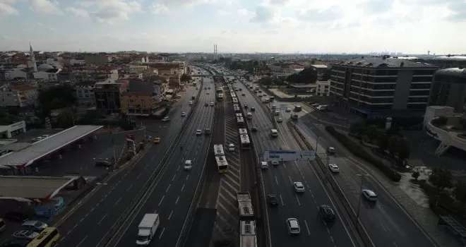  Metrobüs arıza yaptı, binlerce kişi mağdur oldu