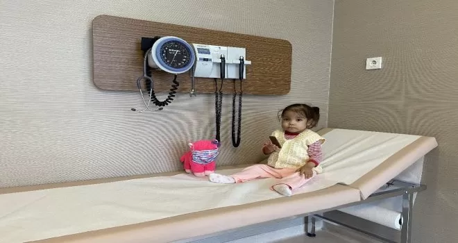 Minik Buse kadavra böbreği ile hayata tutundu