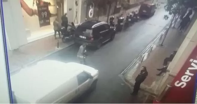 (Özel) Nişantaşı’nda kavga esnasında kontrolden çıkan araç yaşlı kadını ezdi
