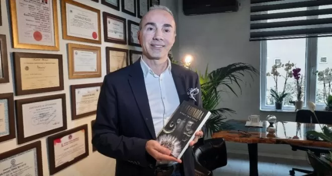 (ÖZEL)Pandemide gece gündüz çalışan doktor, dördüncü kitabını çıkardı
