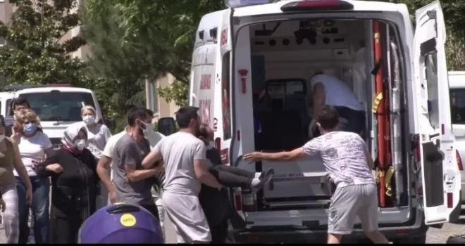 (Özel) Pendik’te bir kadın kendini yangın merdivenine astı
