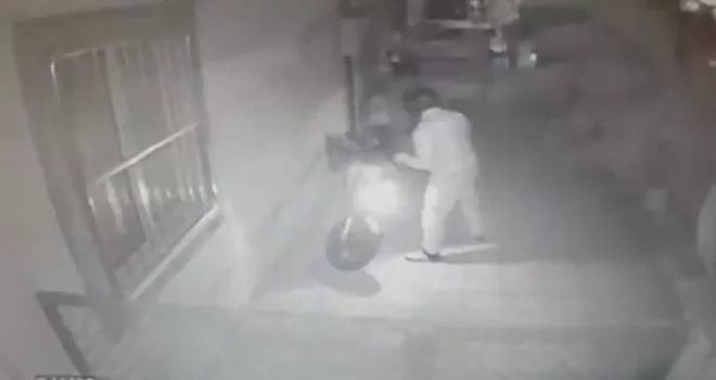  Saniyeler içerisinde motosiklet hırsızlığı kamerada