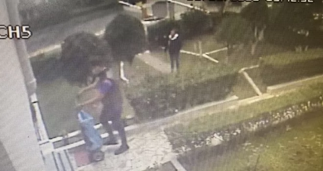 (Özel) Şişli’de görünmez kaza: Kadın tuttuğu korkuluk kopunca aşağıya düştü
