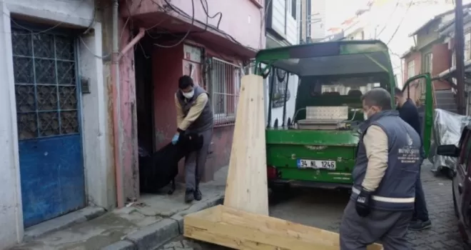 (Özel) Şişli’de korkunç olay: Ev sahibi polisi arayınca cansız bedeni bulundu
