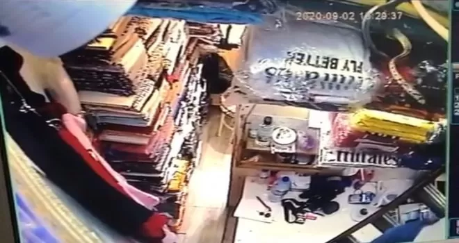 Tarihi Kapalıçarşı’da yılan paniği kamerada
