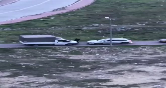 (ÖZEL) Trafikte ’yol benim hakkım’ inatlaşması kamerada
