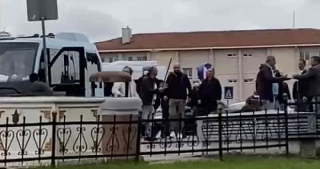 Ümraniye’de dolmuş şoförleri arasında kürek saplı kavga