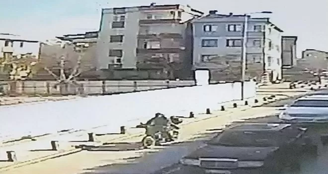 (Özel) Ümraniye’de motosiklet hırsızlığı kamerada
