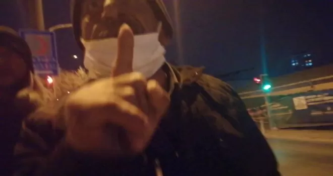 Yakını kız arkadaşına, kendisi gazeteciye saldırdı
