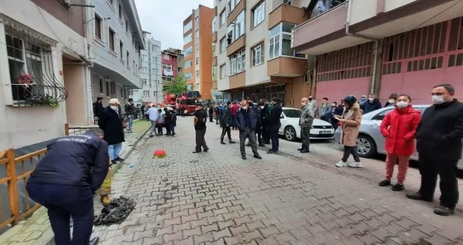 Yangın çıkınca kısıtlamayı unutup sokağa döküldüler