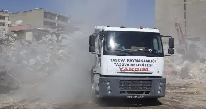 Öztürk: “Deprem bölgesinde canla başla çalışıyoruz”
