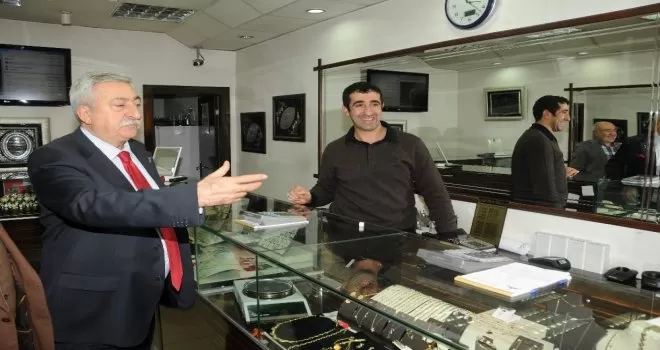 Palandöken: “Altın kuyumcu esnafından alınır”
