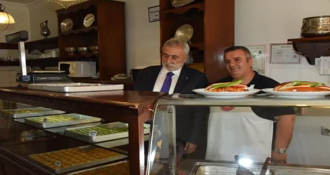 Palandöken: “Bayram sofranız sağlıksız yiyeceklerle dolmasın”
