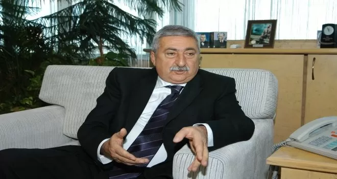Palandöken: “Bayramlıklar vitrin, raf ve depolarda bekliyor”
