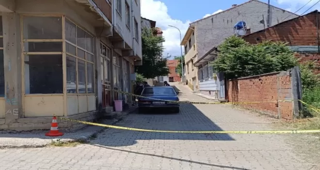 Pazaryeri’nde emekli öğretmen balkondan düşerek ağır yaralandı