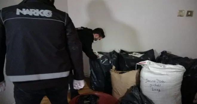 Pendik’te 100 kilo uyuşturucu ele geçirildi
