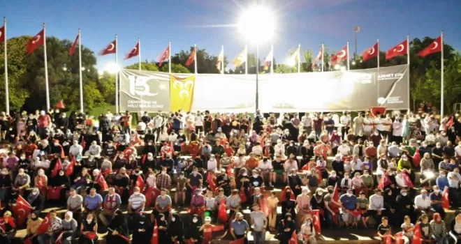 Pendik’te 15 Temmuz nöbeti havadan görüntülendi

