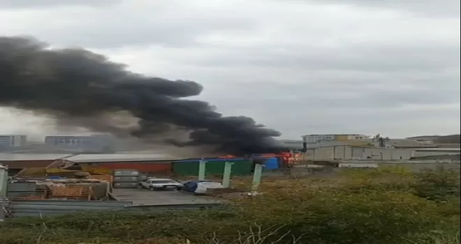 Pendik’te geri dönüşüm fabrikasında korkutan yangın
