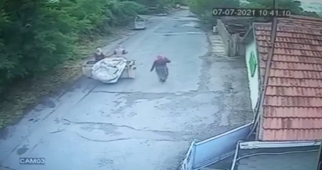 Pendik’te hurda hırsızı 2 kadın tutuklandı
