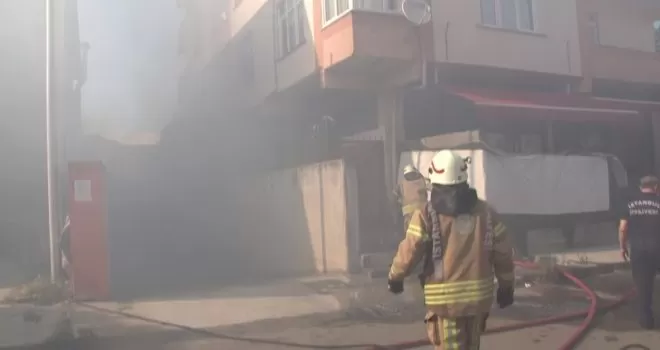 Pendik’te iş yerinde korkutan yangın
