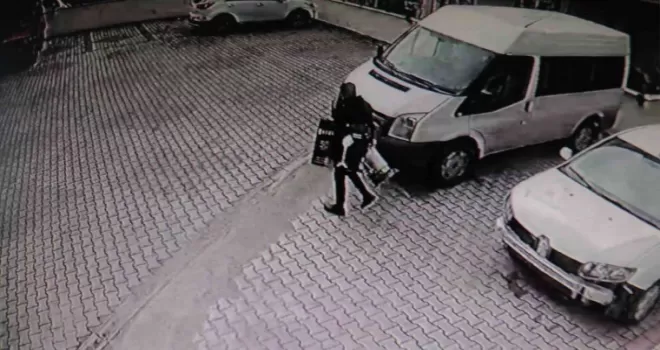 Pendik’te korkusuz hırsızlar 2 gün arayla aynı apartmanda hırsızlık yaptı
