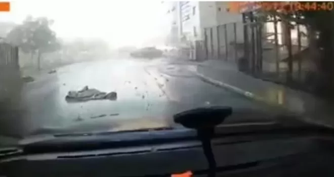 Pendik’te metro inşaatındaki patlama araç kamerasına yansıdı
