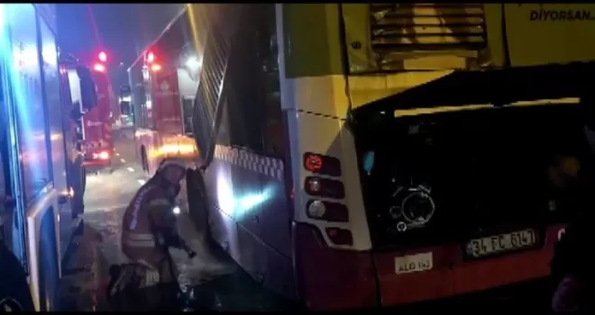 Pendik’te otobüsün motor kısmında yangın çıktı
