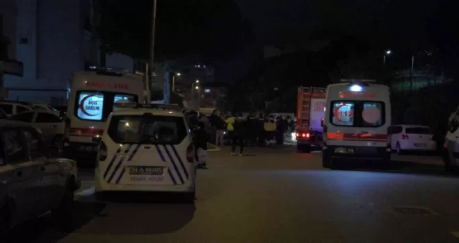 Pendik’te otomobil önce motosiklete ardından yayalara çarptı: 5 yaralı
