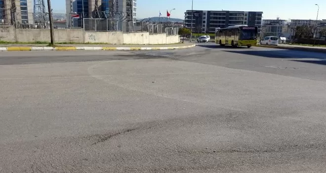 Pendik’te servis minibüsü okula giden çocuğu ezdi
