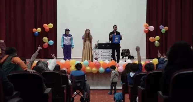 Polis akademisinde kalan depremzedelere moral etkinliği
