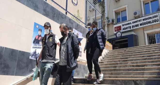 Polis kılığında eve girdiler bin 200 lira çaldılar
