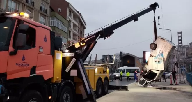 Polis kovalamacasının sonu su kanalında sona erdi
