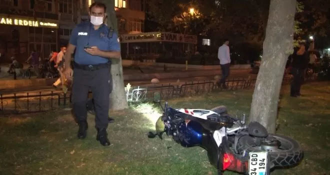 Polisin ’dur’ ihtarına uymayan silahlı motosikletli kaçarken kaza yaptı
