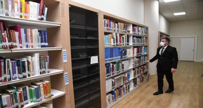 Pursaklar Belediye Başkanı Çetin’den kütüphane ziyareti
