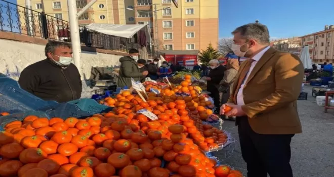 Pursaklar Belediye Başkanı Çetin’den semt pazarlarına ziyaret

