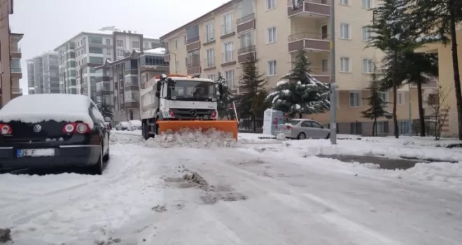 Pursaklar’da her an her dakika her sokakta karla mücadele
