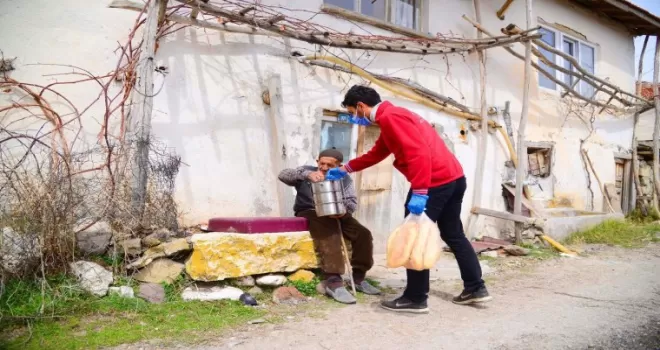 Ramazan’da ihtiyaç sahiplerine sıcak servis
