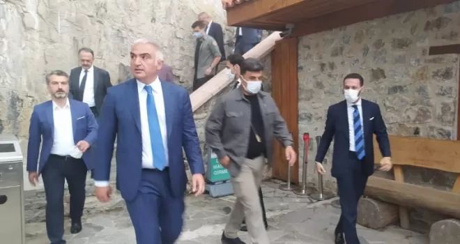 Restorasyon çalışmaları tamamlanan Sümela Manastırı ziyarete açıldı