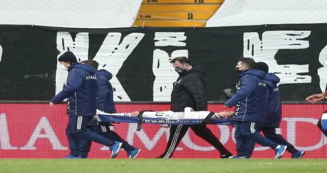 Rıdvan Yılmaz sedyeyle çıktı
