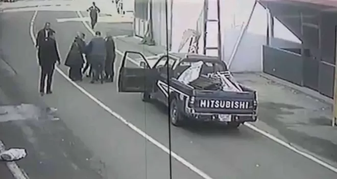 Rize’de 11 yaşındaki kız çocuğuna kamyonet böyle çarptı
