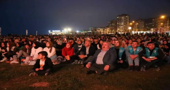Rize’de açık hava sinemasına ilgi yoğun