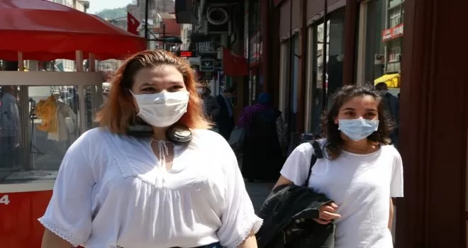 Rize’de cadde ve sokaklar gençlerin
