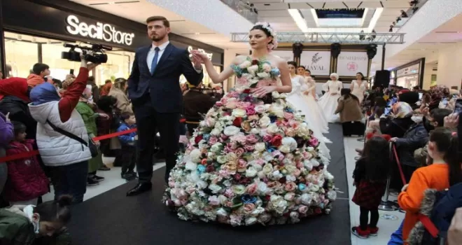 Rize’de gelinlik defilesi büyüledi
