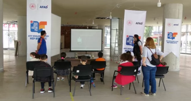 Rize’de miniklere ’Afet farkındalık eğitimi’ veriliyor
