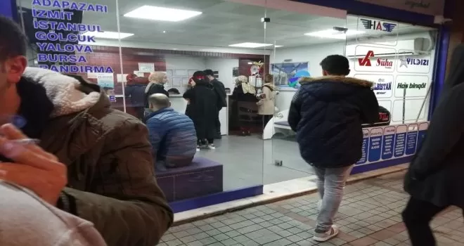 Rize’de öğrenciler otobüs firmalarına akın etti

